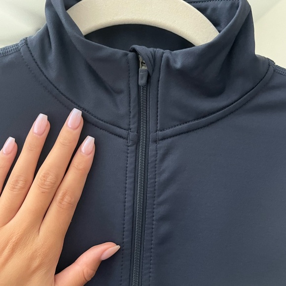 Nike Quarter Zip - Picture 2 of 6